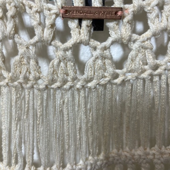 KENDALL AND KYLIE IVORY CROCHET BOHO FRINGED SLEEVELESS VEST - Picture 10 of 12